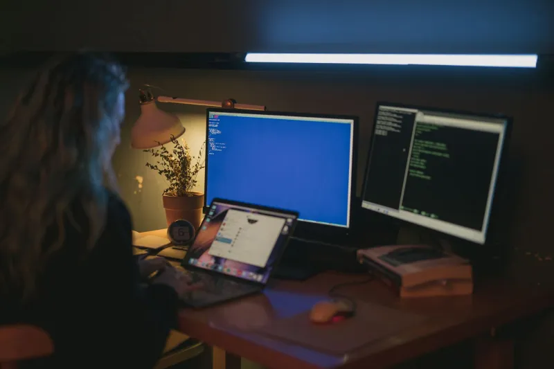 From Feed Fatigue to Forty-Eight Hours: A Lean Intelligence Workflow for Organizations Without a SOC